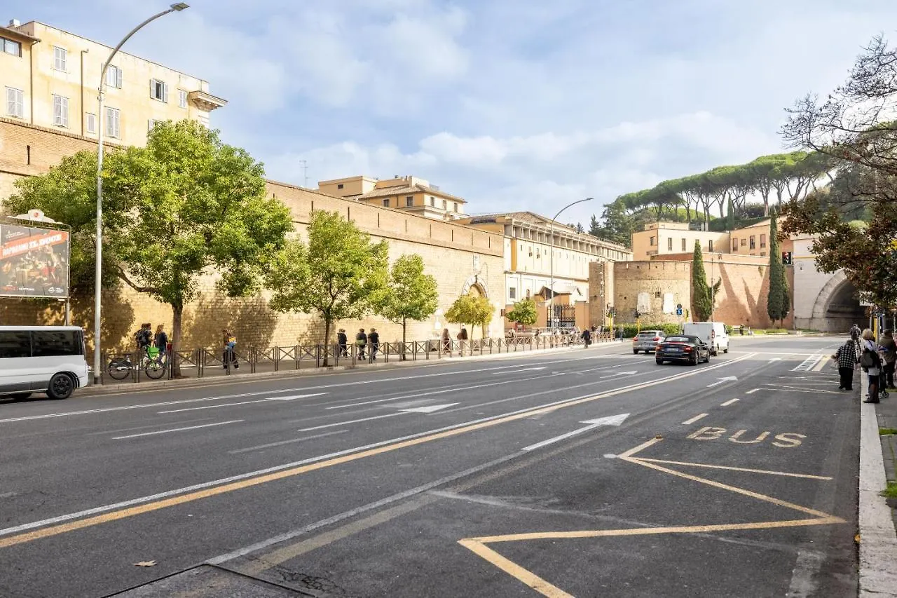 Apartment San Pietro View Point Appartamento Elegante Rome Italy