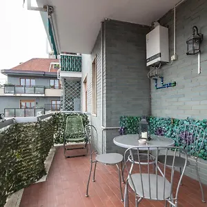 https://pasteur-modern-studio-with-terrace.italymilanhotels.net